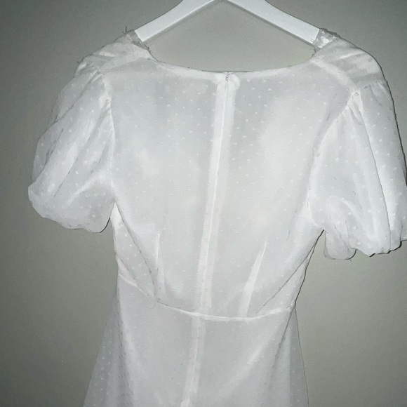 lacy white dress - Picture 6 of 7